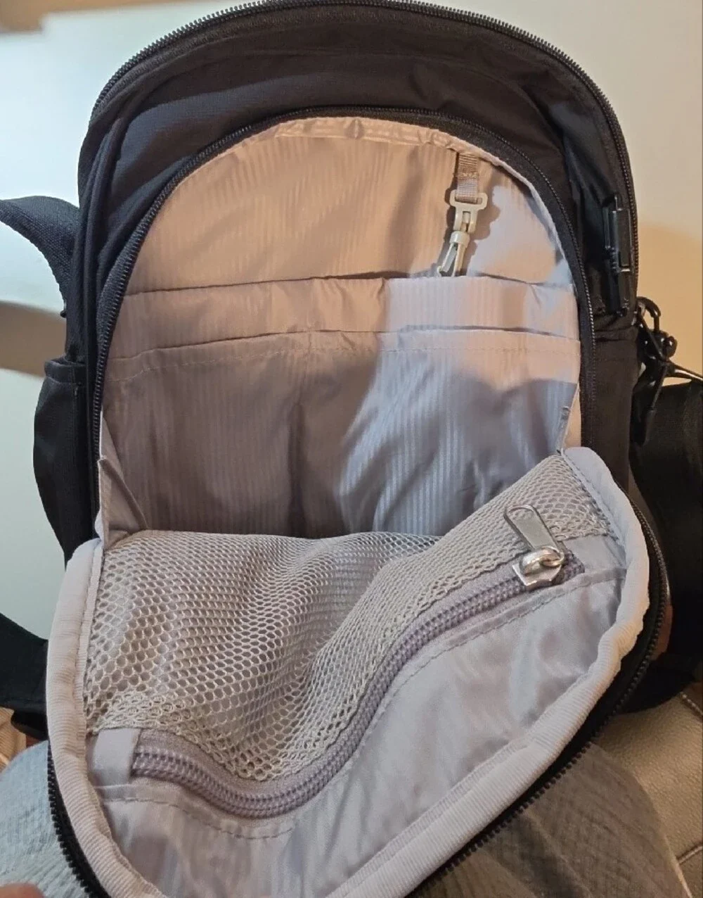 Pacsafe Metrosafe LS Black Anti-Theft Travel Shoulder/Sling Bag